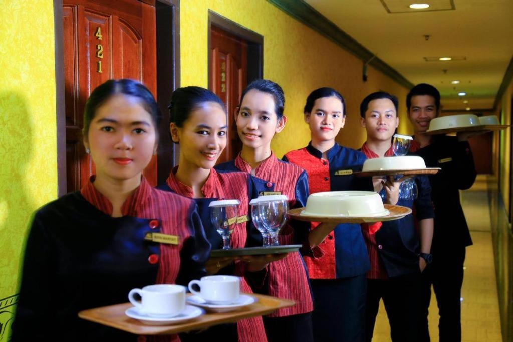 Grand Hotel Jambi Luaran gambar