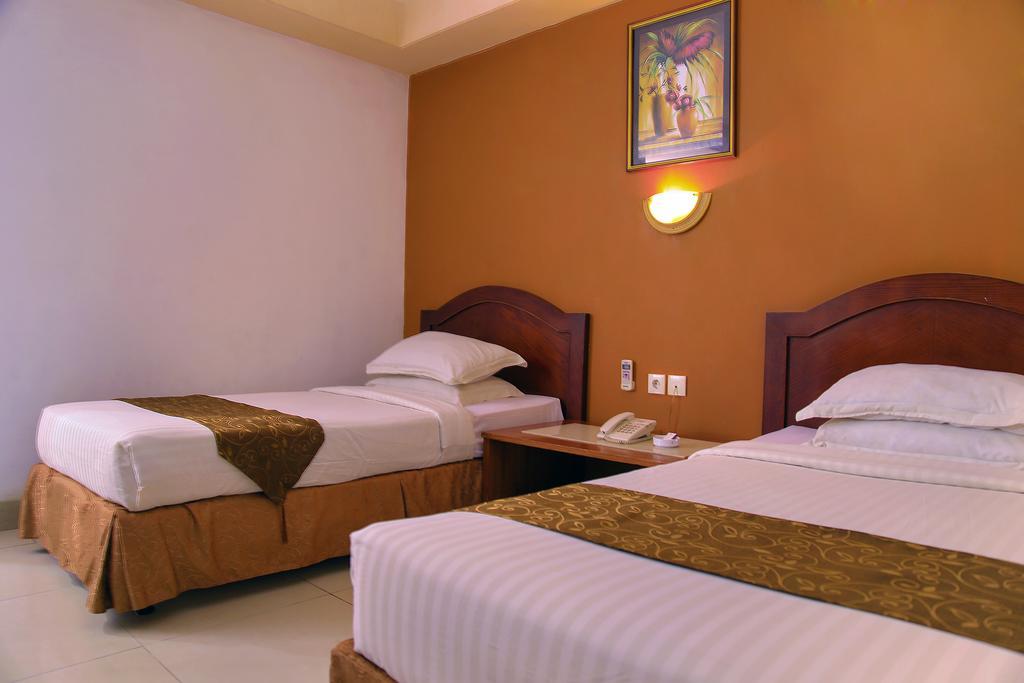 Grand Hotel Jambi Luaran gambar