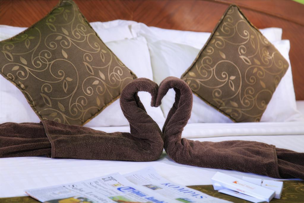 Grand Hotel Jambi Luaran gambar
