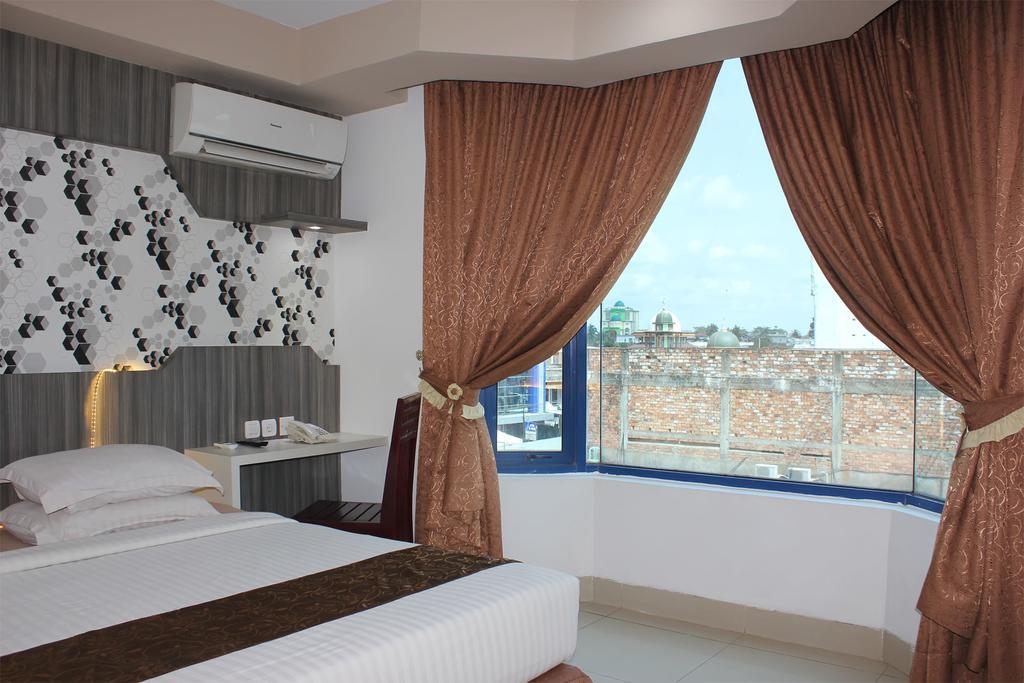 Grand Hotel Jambi Luaran gambar