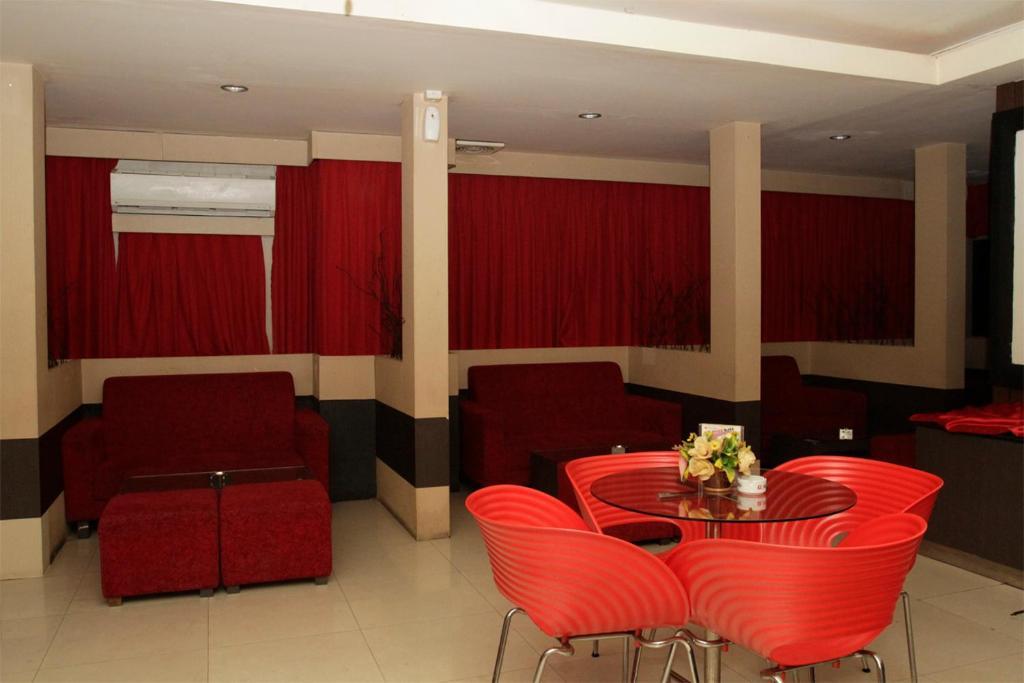 Grand Hotel Jambi Luaran gambar
