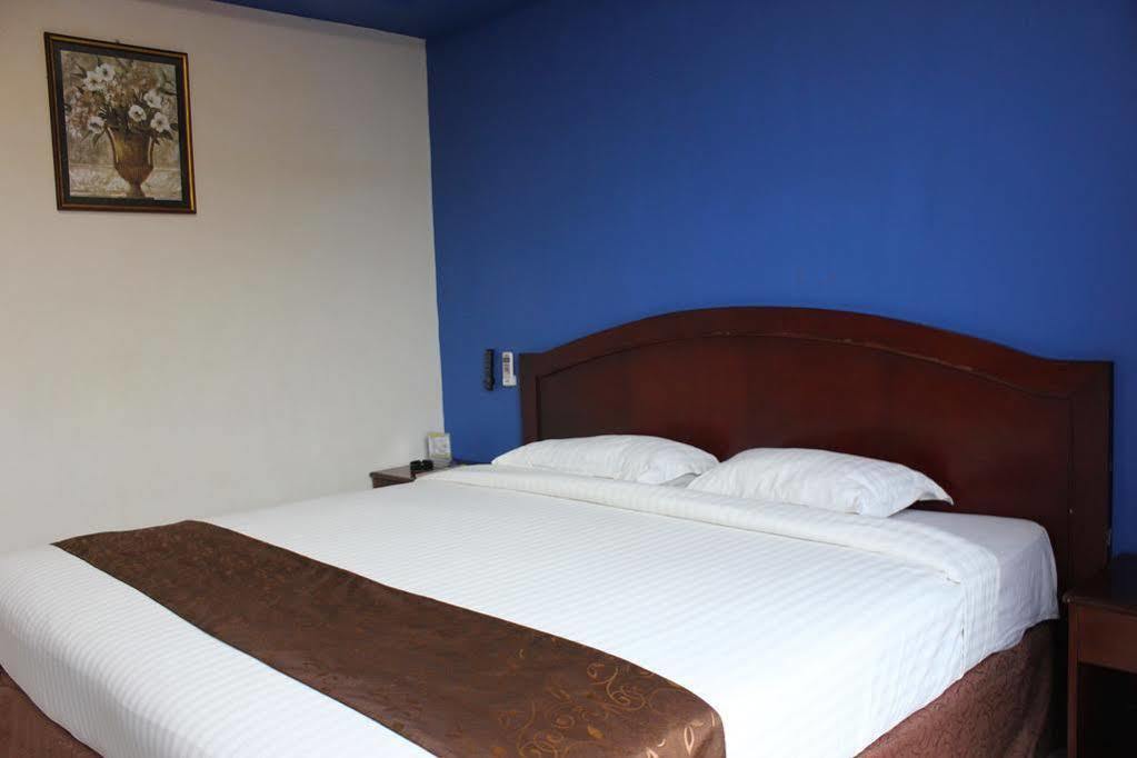 Grand Hotel Jambi Luaran gambar